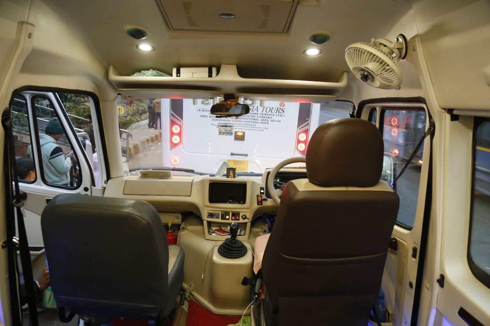 Comfortable dashboard & driver cabin